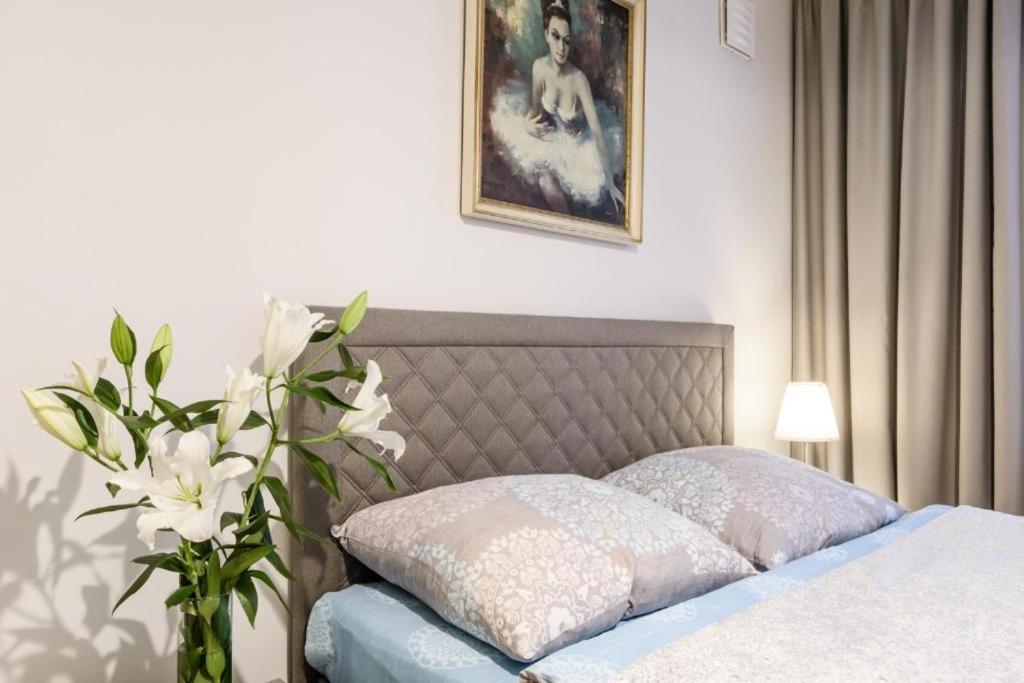 Nr 1 Europa22 Centrum Apartment Old Town Warsaw Stare Miasto Historyczna Kamienica Umiejscowiona W Zabytkowej Czesci Warszawy Obok Parku Multimedialnego I Barbakanu Parking 24H Sniadanie Opcjonaln Breakfast Optional Check In From 14 Pm Parter Ground ภายนอก รูปภาพ