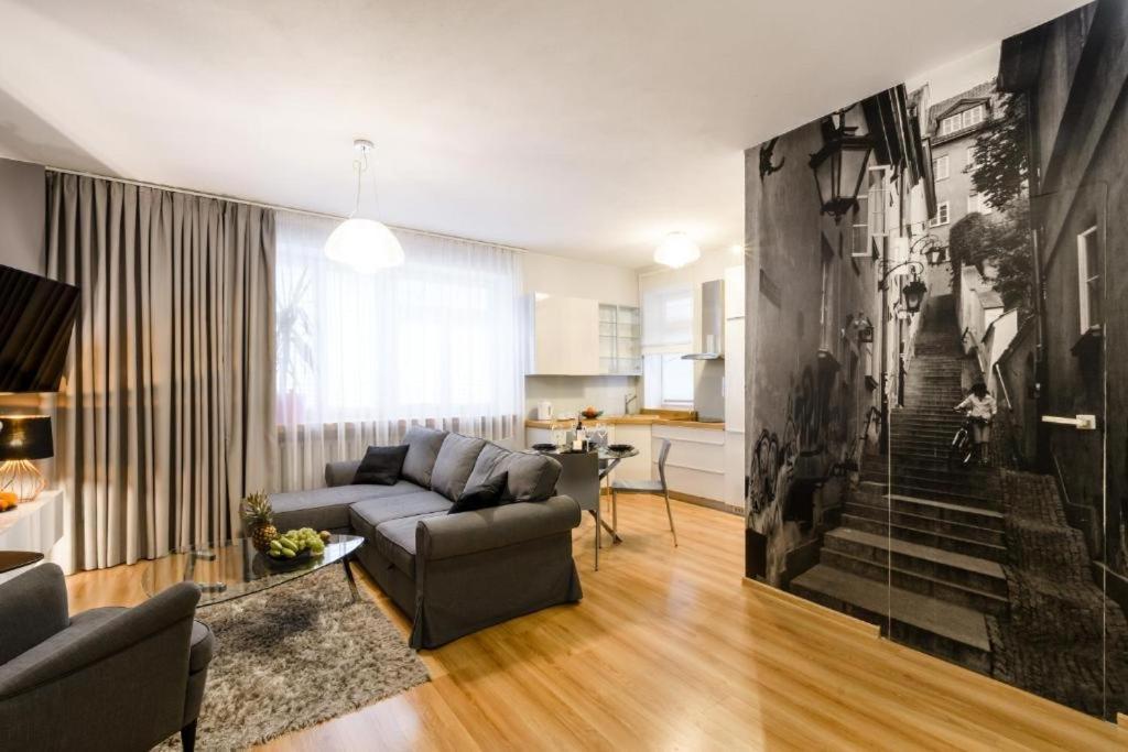 Nr 1 Europa22 Centrum Apartment Old Town Warsaw Stare Miasto Historyczna Kamienica Umiejscowiona W Zabytkowej Czesci Warszawy Obok Parku Multimedialnego I Barbakanu Parking 24H Sniadanie Opcjonaln Breakfast Optional Check In From 14 Pm Parter Ground ภายนอก รูปภาพ