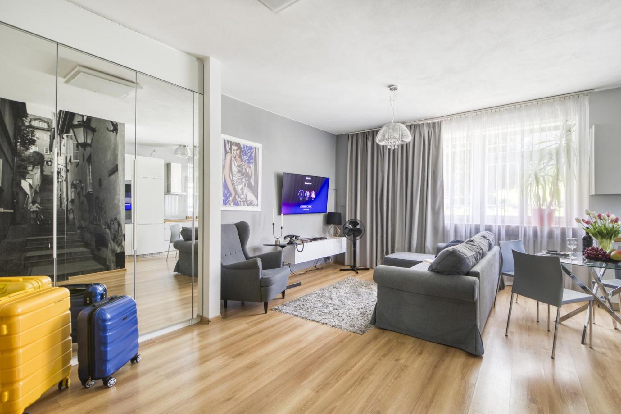 Nr 1 Europa22 Centrum Apartment Old Town Warsaw Stare Miasto Historyczna Kamienica Umiejscowiona W Zabytkowej Czesci Warszawy Obok Parku Multimedialnego I Barbakanu Parking 24H Sniadanie Opcjonaln Breakfast Optional Check In From 14 Pm Parter Ground ภายนอก รูปภาพ