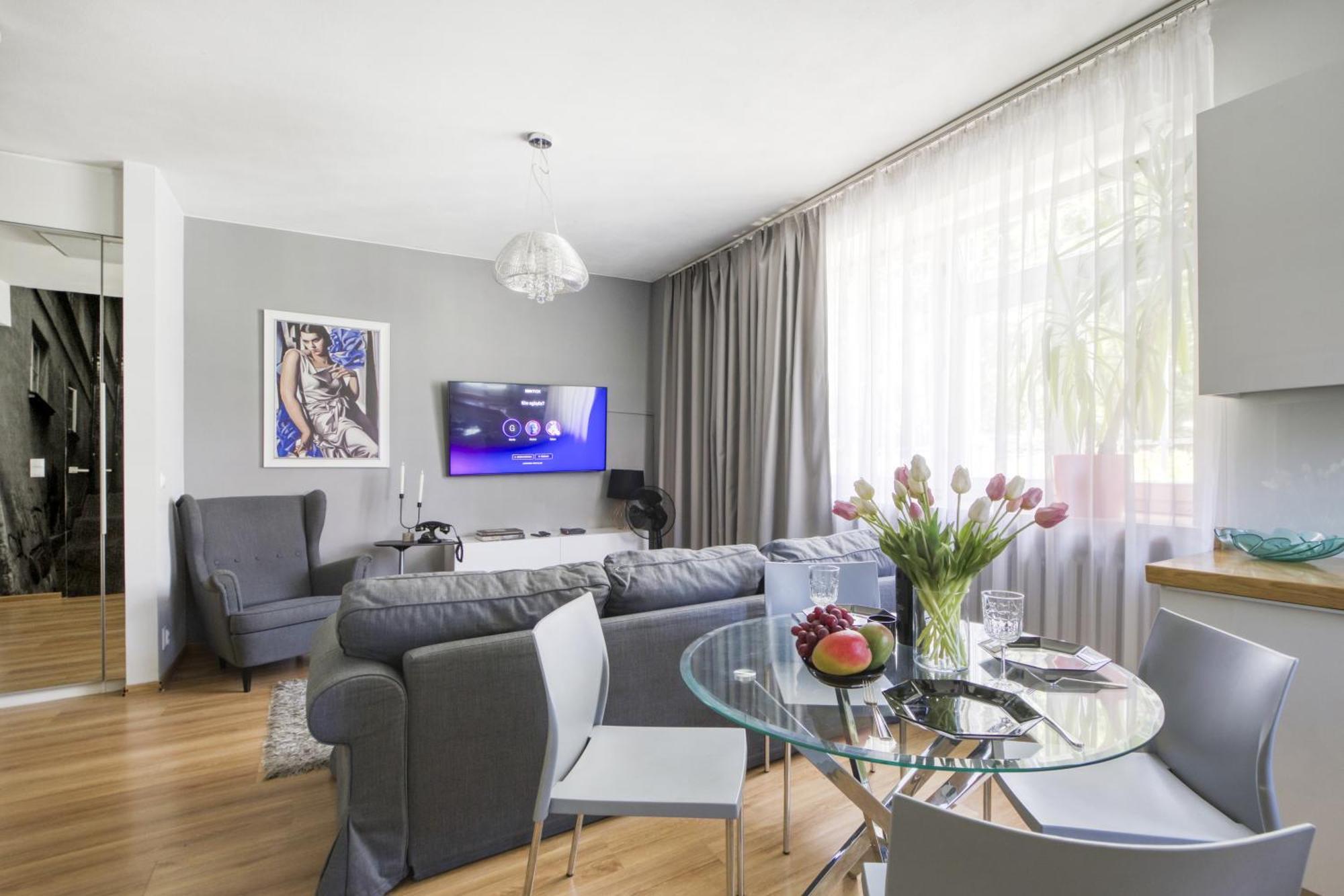 Nr 1 Europa22 Centrum Apartment Old Town Warsaw Stare Miasto Historyczna Kamienica Umiejscowiona W Zabytkowej Czesci Warszawy Obok Parku Multimedialnego I Barbakanu Parking 24H Sniadanie Opcjonaln Breakfast Optional Check In From 14 Pm Parter Ground ภายนอก รูปภาพ