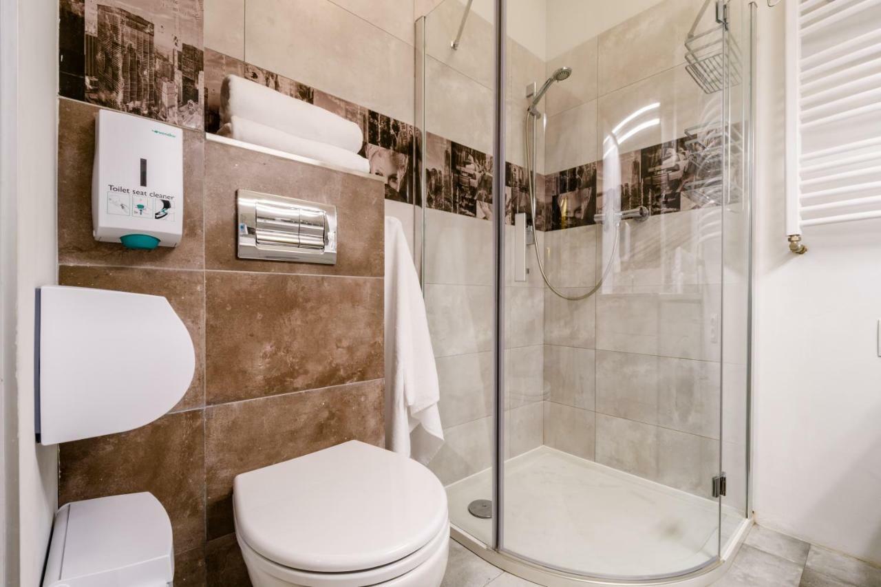 Nr 1 Europa22 Centrum Apartment Old Town Warsaw Stare Miasto Historyczna Kamienica Umiejscowiona W Zabytkowej Czesci Warszawy Obok Parku Multimedialnego I Barbakanu Parking 24H Sniadanie Opcjonaln Breakfast Optional Check In From 14 Pm Parter Ground ภายนอก รูปภาพ